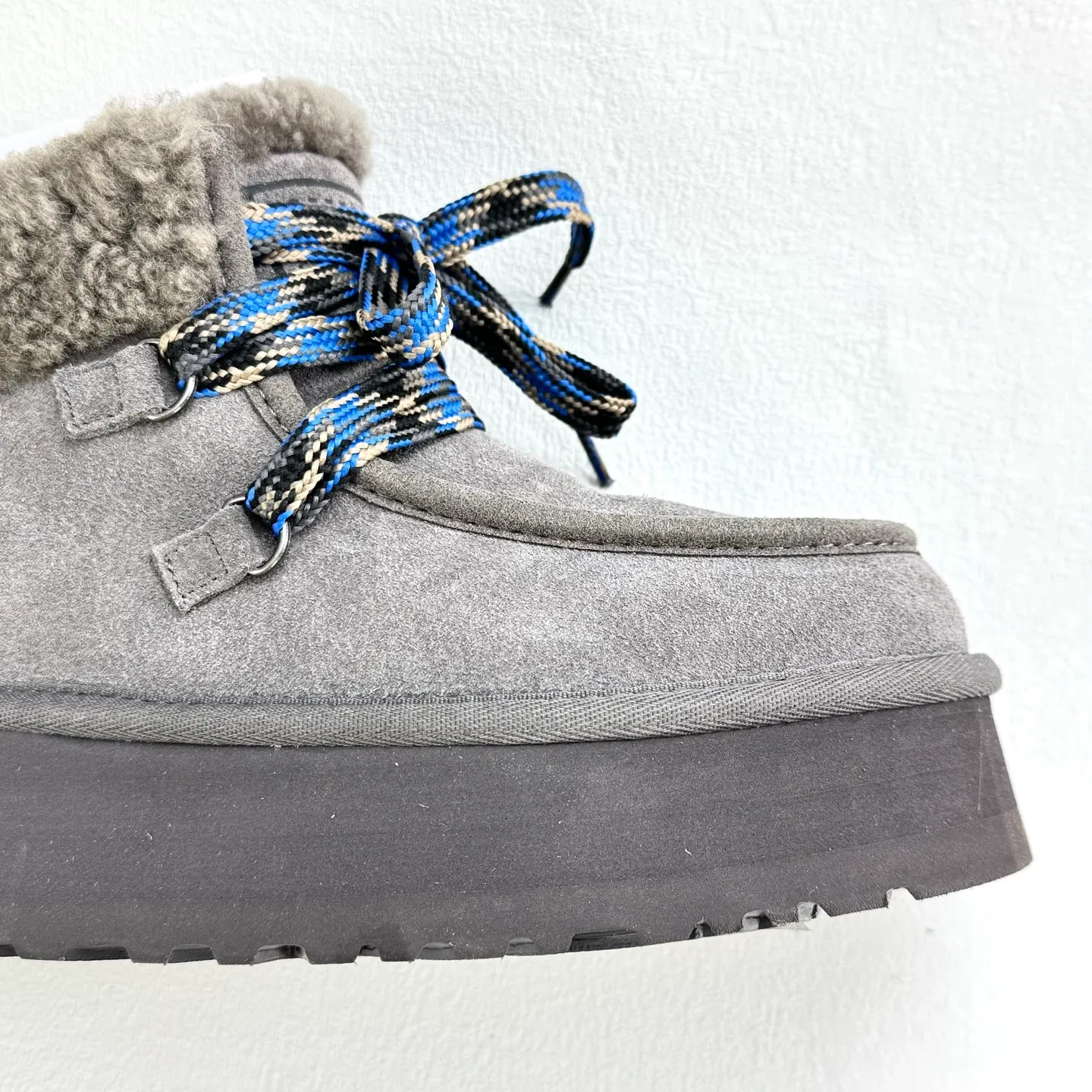 Self-pickup 💰560 Ugg Fukala lace-up boots 3954 The official website's main recommendation. A must-have for Maillard in autumn and winter. Every color matches well. The shape is super positive. The soles are increased by 3.8cm. Perfectly modifying the leg shape. Simple and elegant style. Must be arranged! size：35-40